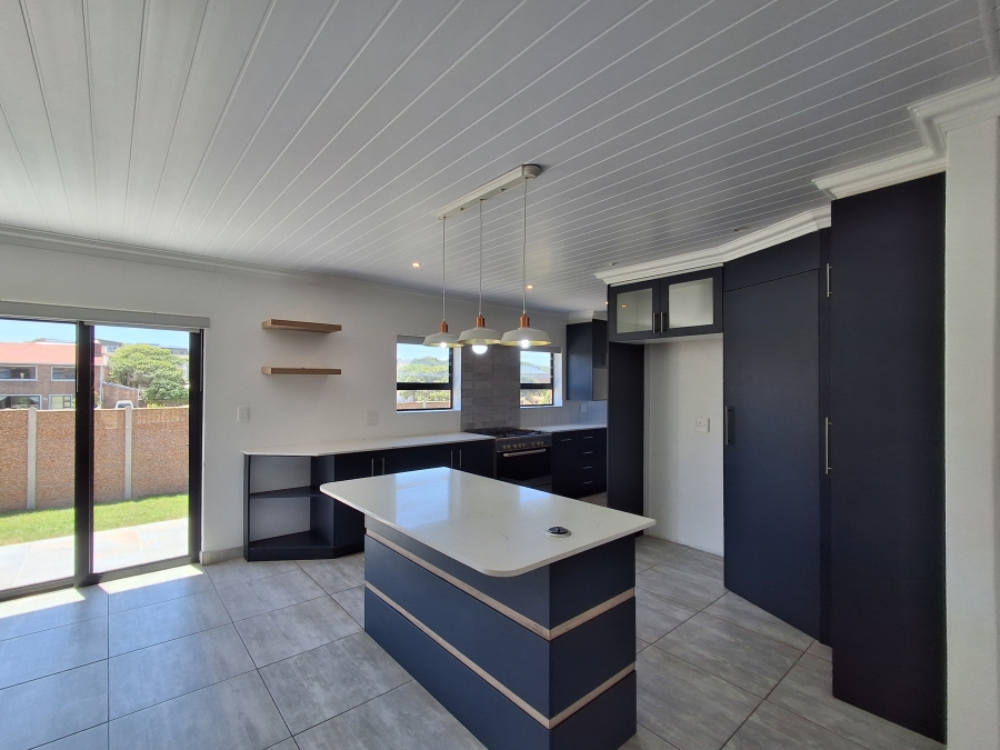 3 Bedroom Property for Sale in Stilbaai Wes Western Cape